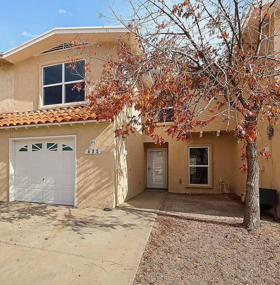 Primary Photo - 714 La Chapa Ave