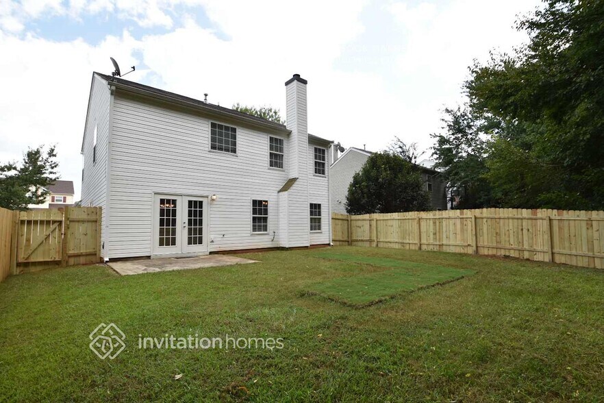 Building Photo - 1100 Eatonton Way