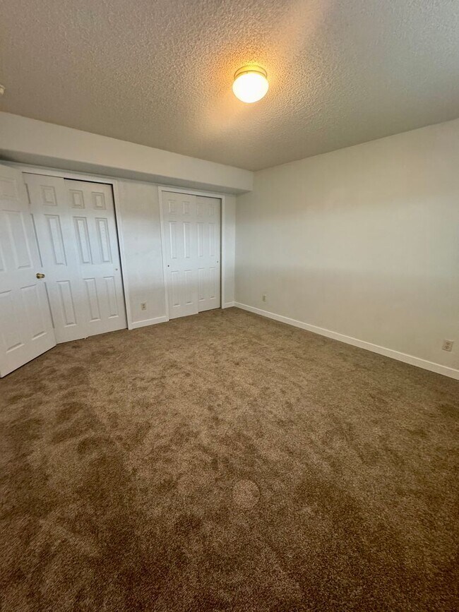 Building Photo - 3 bedroom home in Wagon Trails with commun...