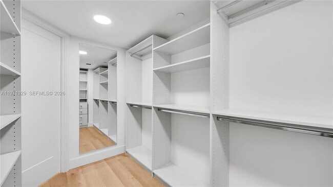 Building Photo - 555 NE 34th St