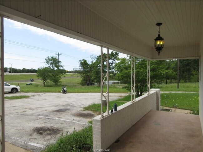 Building Photo - 4660 Raymond Stotzer Pkwy