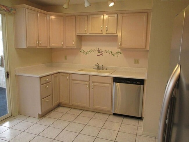 Building Photo - 2 Bedroom, 2 Bath Home Coming Soon!