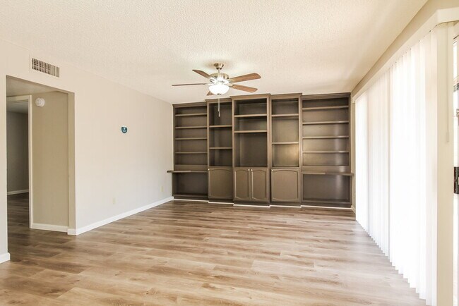 Building Photo - 4045 W Avenida Del Sol