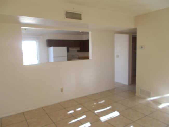 Building Photo - 861 Catalina Dr