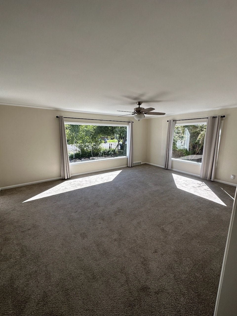 Living room - 2822 Connor St