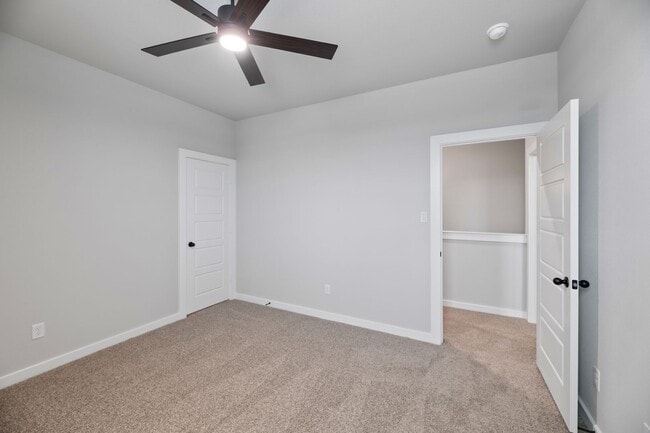 Building Photo - AVAILABLE NOW! 3 BEDROOM TRIPLEX LOCATED ON 1-ACRE LOT IN MIDLOTHIAN, TX!