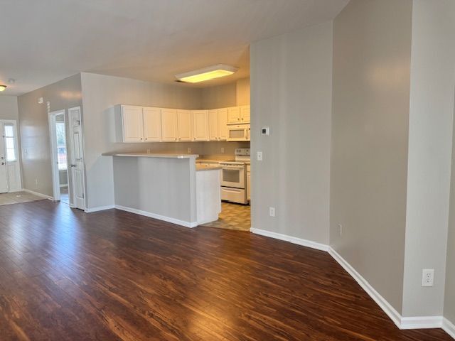 Building Photo - 150 Oak Towne Dr