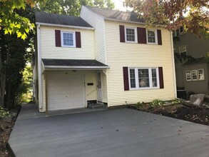 Building Photo - 4111 Paunack Ave