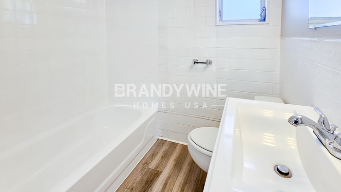 Building Photo - 4401 N 72nd St