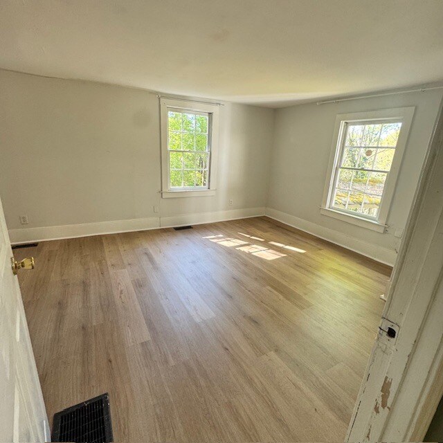Building Photo - 2344 Ripplewater Dr SE