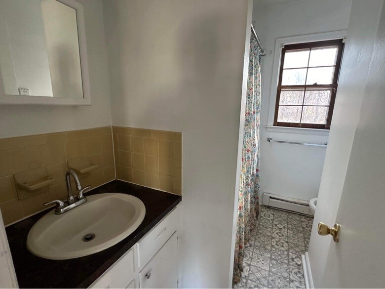 Bathroom - 183 Loch Ln