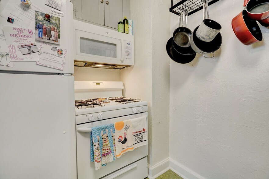 Building Photo - 308 NW 24th St