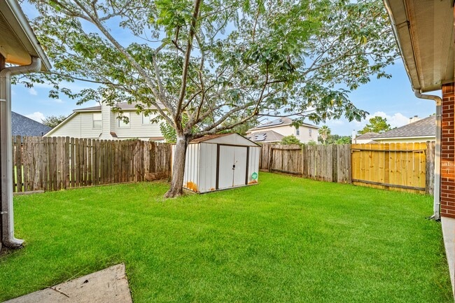 Building Photo - 4815 Plum Forest Rd