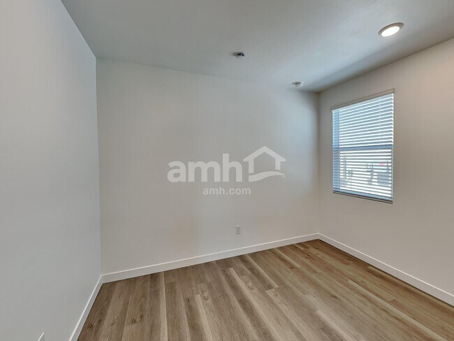 Building Photo - 6476 E Paseo Baranda