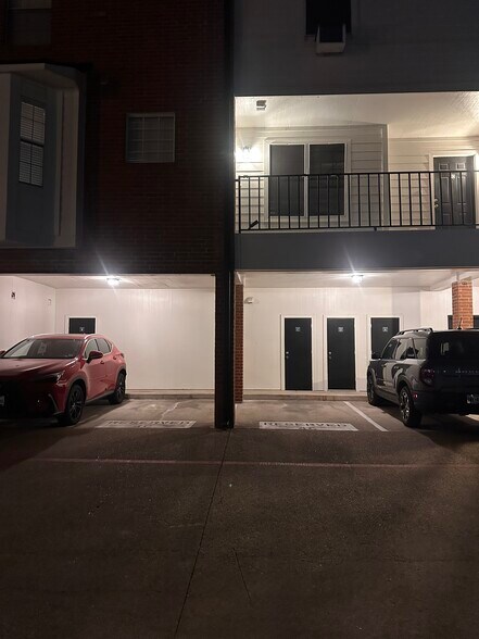 Building Photo - 600 Bagby Ave