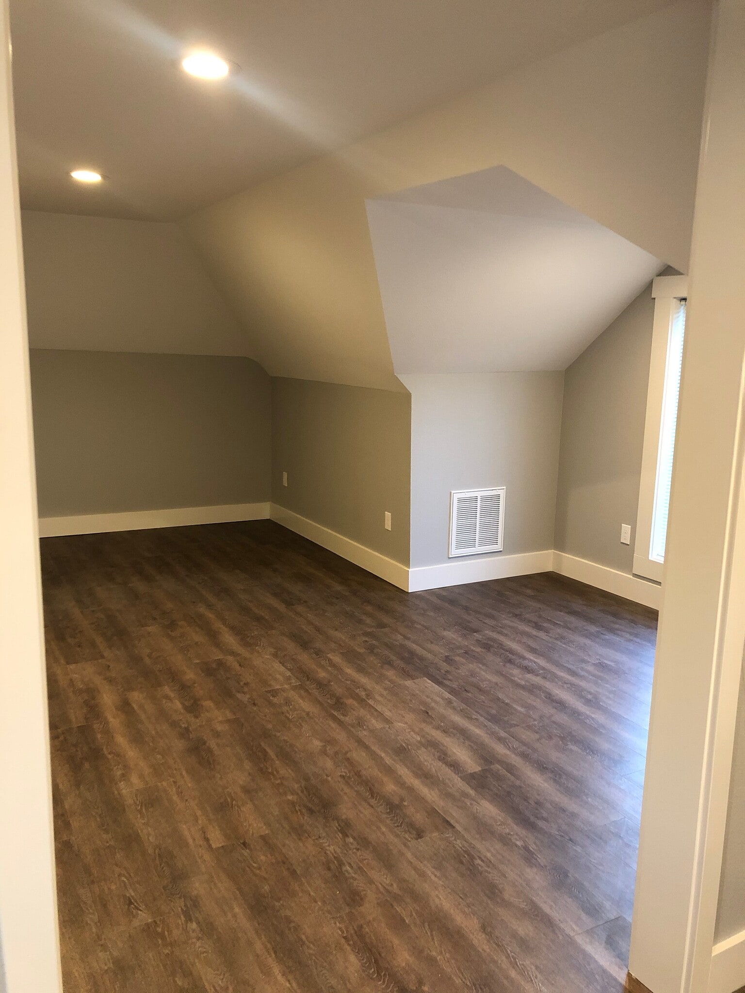 Living Room / Bedroom - 411 N L St