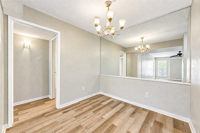 Building Photo - 6606 De Moss Dr