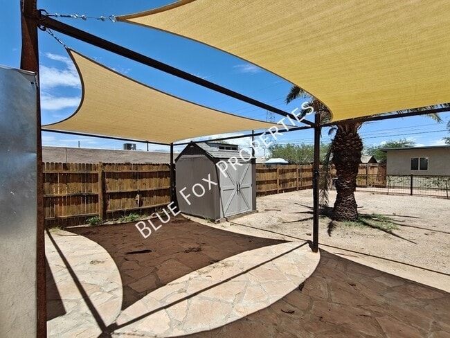 Building Photo - 619 S Highland Ave