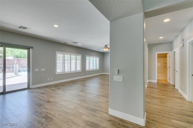 Building Photo - 148 Voltaire Ave