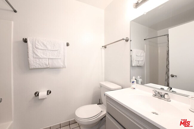 Building Photo - 3600 Bagley Ave