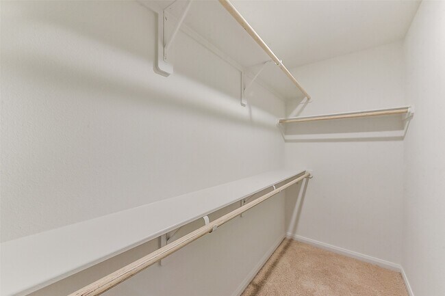 Building Photo - 3906 Sugardale St