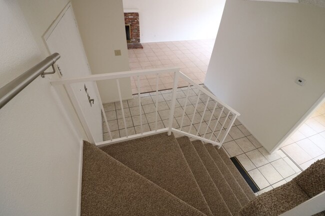 Building Photo - Two story 4/Bed, 2.5/bath  Home for Lease ...