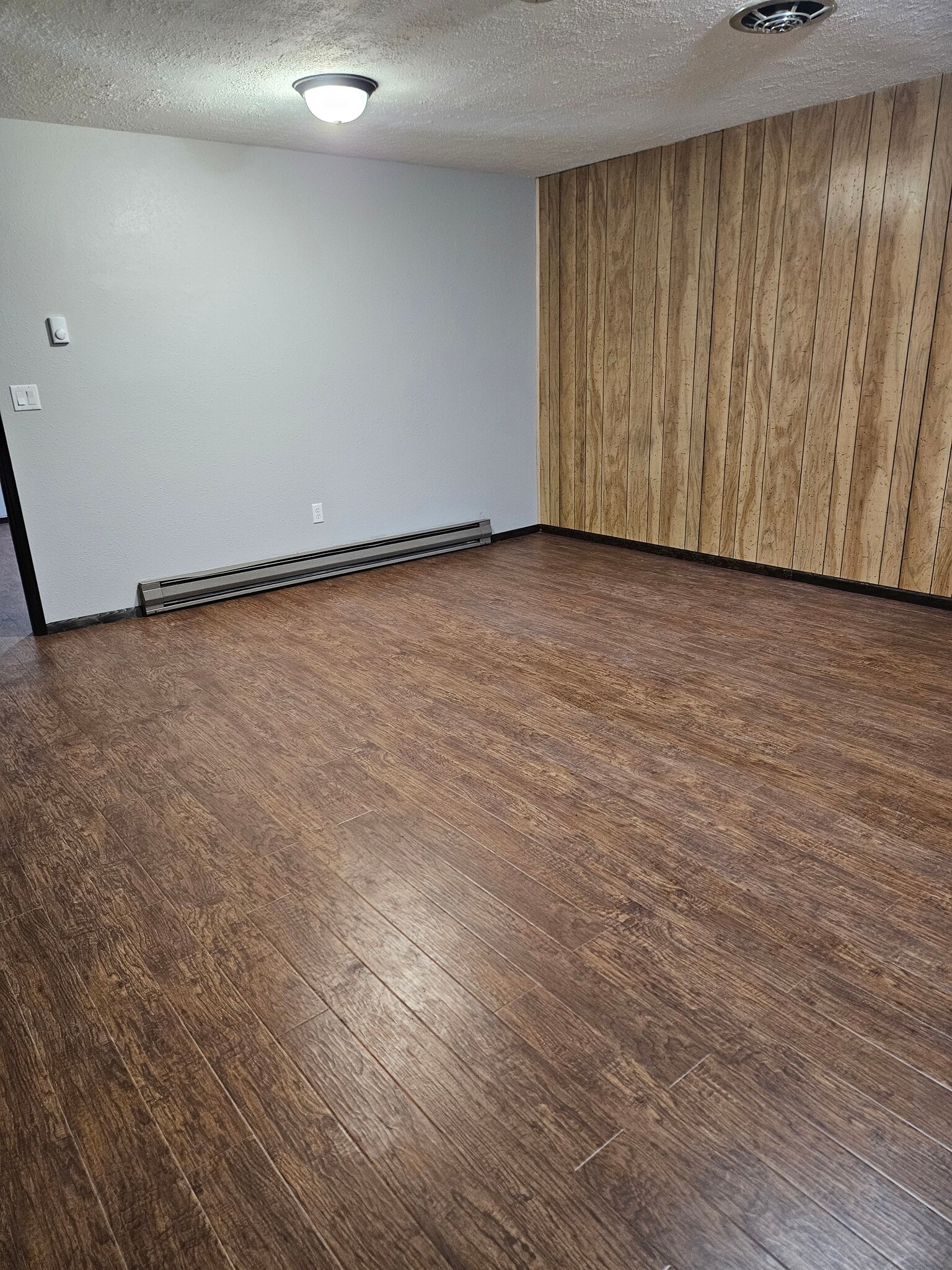 Building Photo - 514 E 25th St