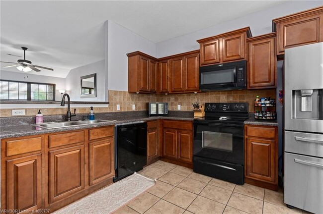 Building Photo - 2409 Crestview Ln
