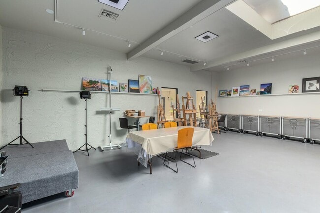 Building Photo - 7910 E Camelback Rd