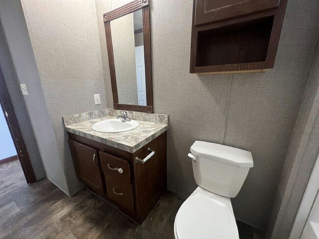 Building Photo - 211 Canal Dr