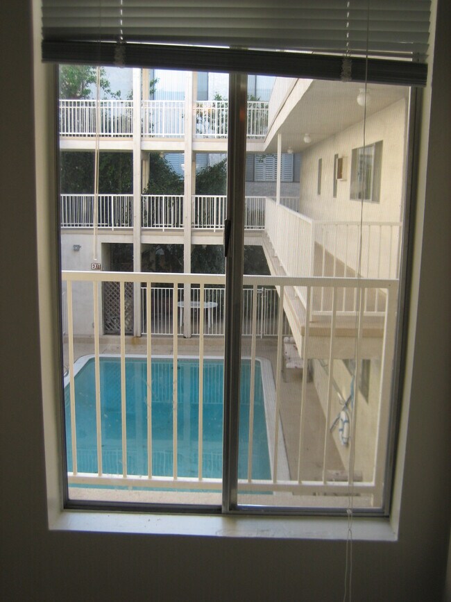 Living View - 5320 Zelzah Ave
