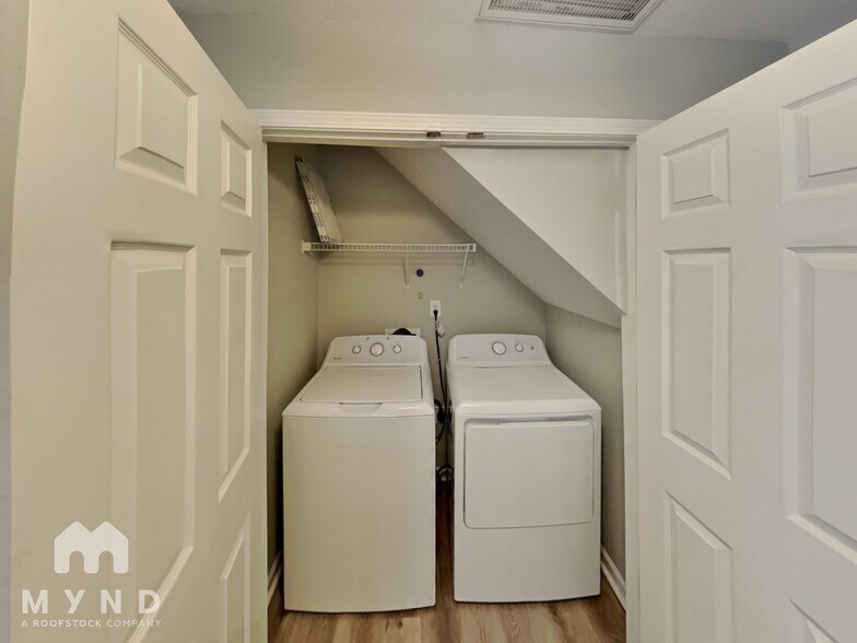 Building Photo - 10922 Olde English Dr