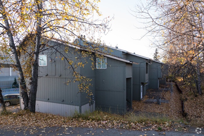 Building Photo - 601 E 16th Ave