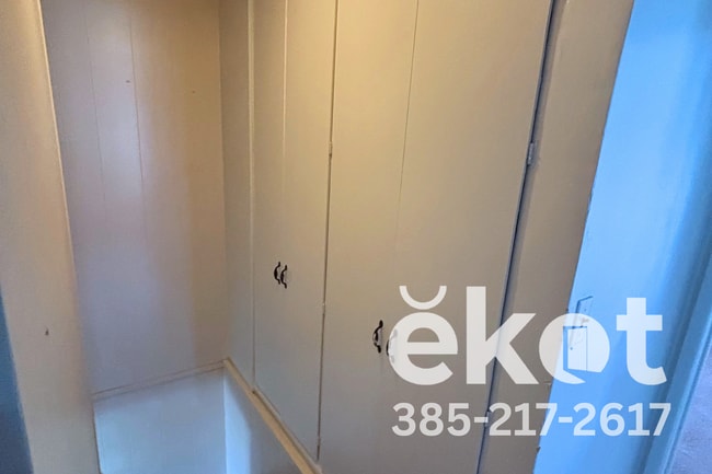 Building Photo - 14551 S Camp Williams Rd