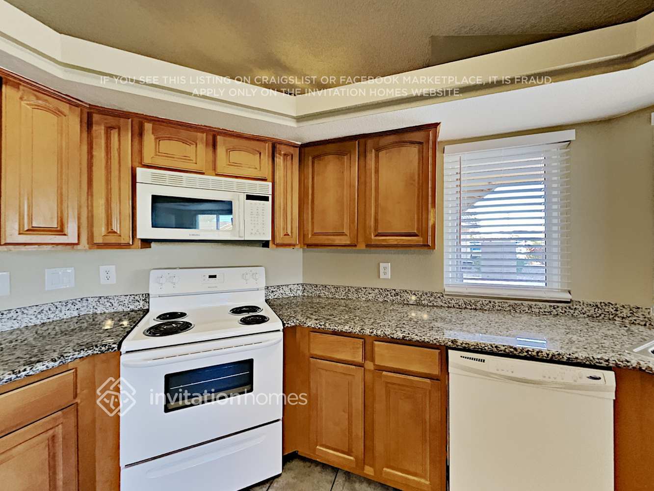 Building Photo - 8203 W Larkspur Dr