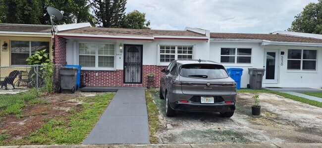 Building Photo - Charming 2 Bedroom / 1 Bathroom House
