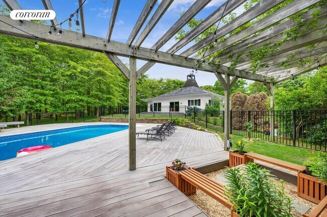 Building Photo - 83 Porter Rd