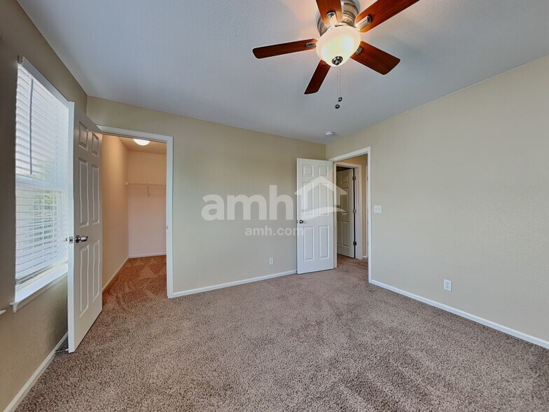 Building Photo - 13938 Ivy St