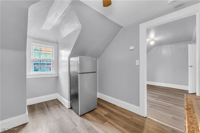 Building Photo - 2911 Ludlow Rd