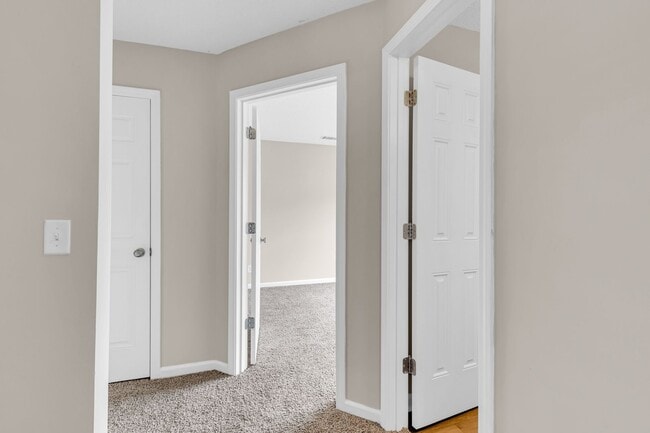 Building Photo - 3 Bedroom 2.5 Bathroom Townhome in Cypress Point - Richmond Hill