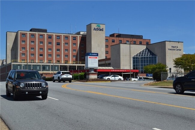 Building Photo - 205 E Broad St