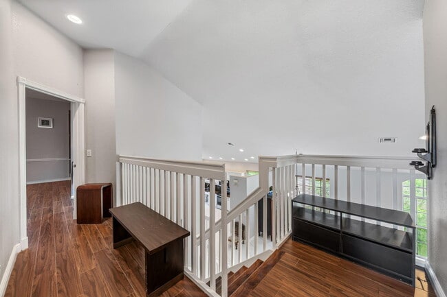 Building Photo - 2183 Alworth Terrace