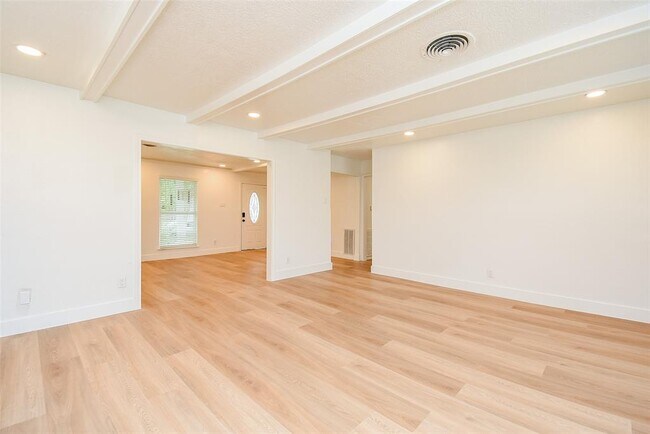 Building Photo - 4947 Cheena Dr