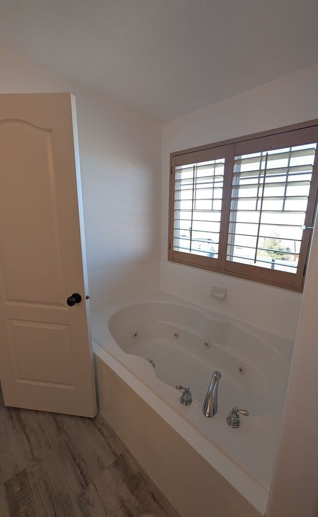 Building Photo - Beautiful 3 Bedroom Condo for Rent in Draper