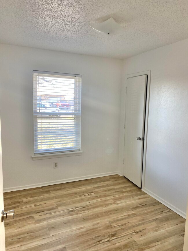 Building Photo - 2128 74th St