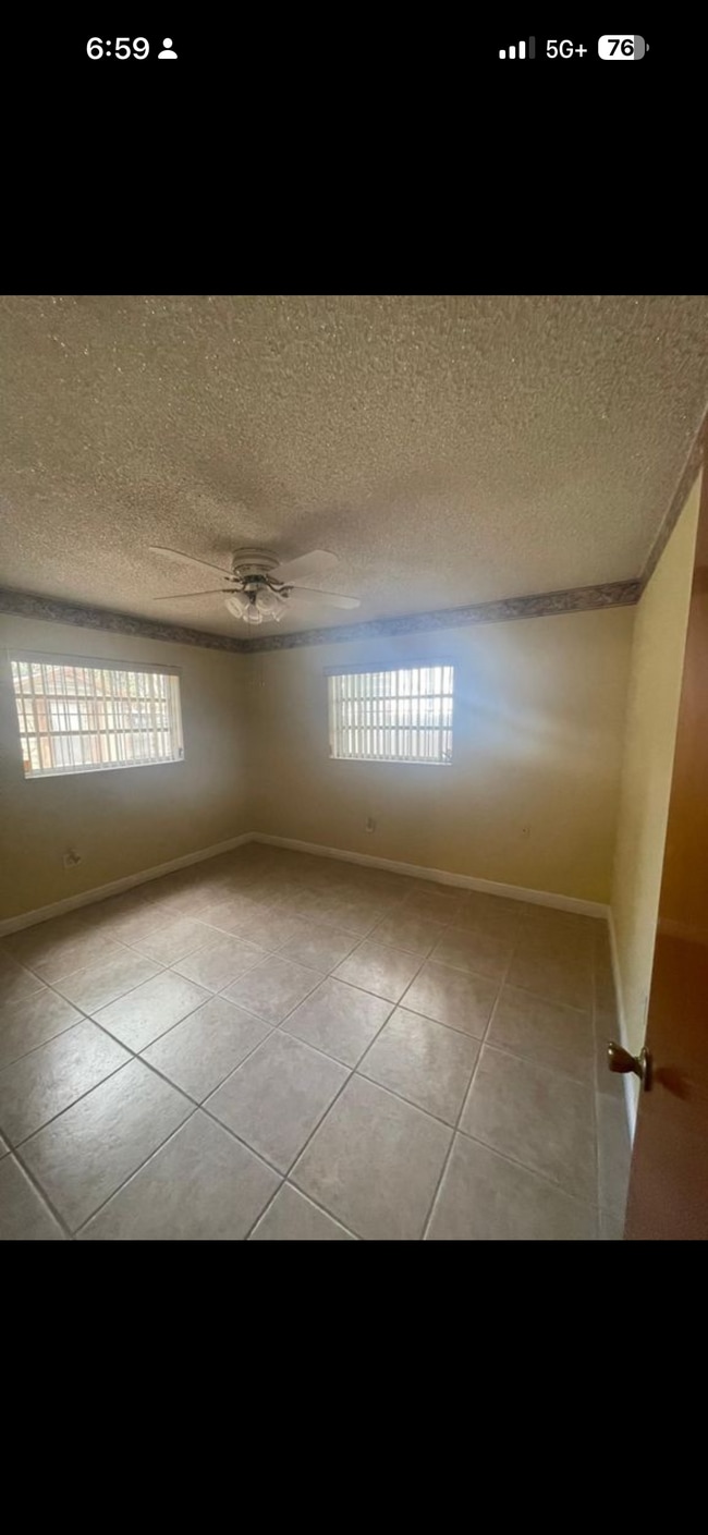 Building Photo - 2936 SW 11th St