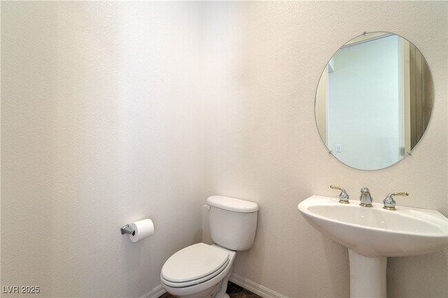 Building Photo - 2180 Waterton Rivers Dr