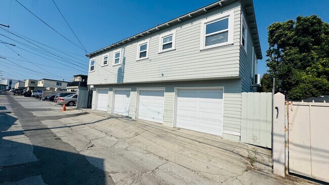 Building Photo - 4114-20 39th St