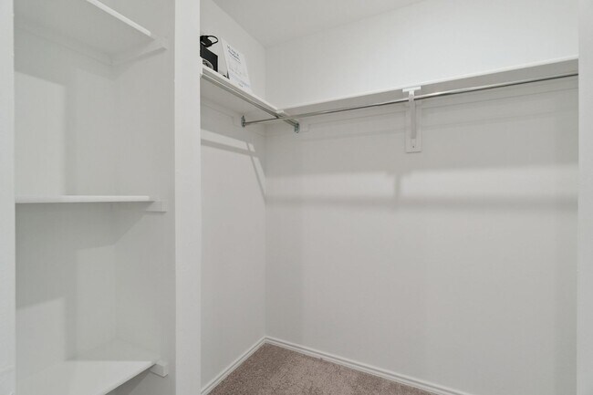 Building Photo - Edmond Rental