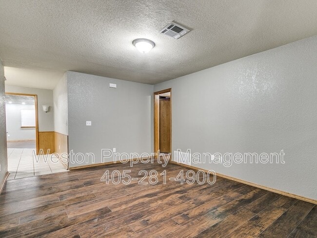 Building Photo - 1304 Regency Blvd